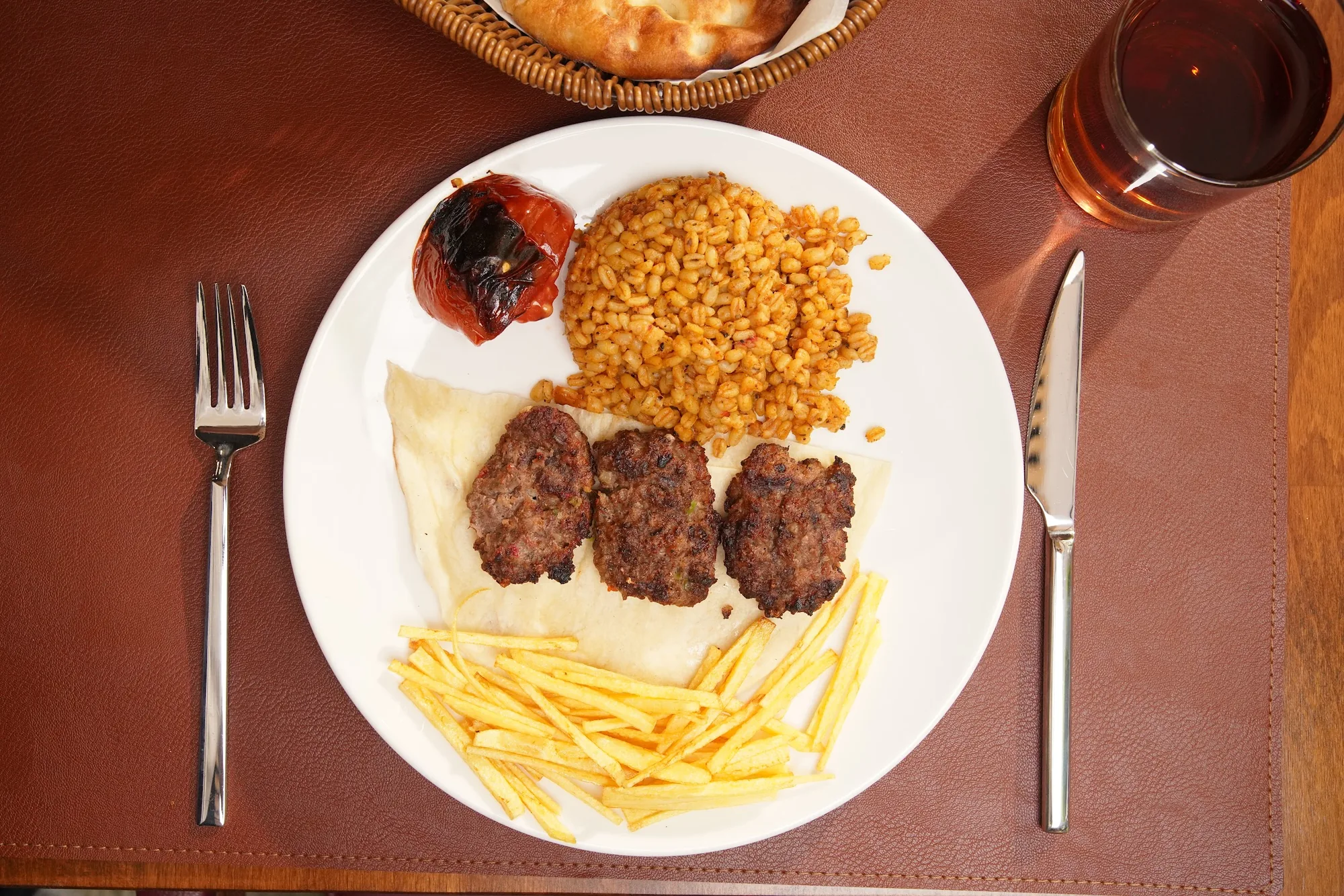 Tavacı Abdullah Köfte & Patates